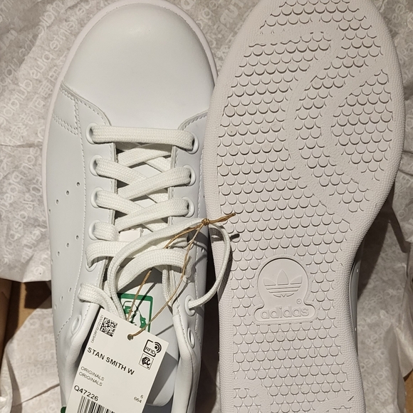 Adidas Stan Smiths - Size 7.5 - Picture 5 of 8